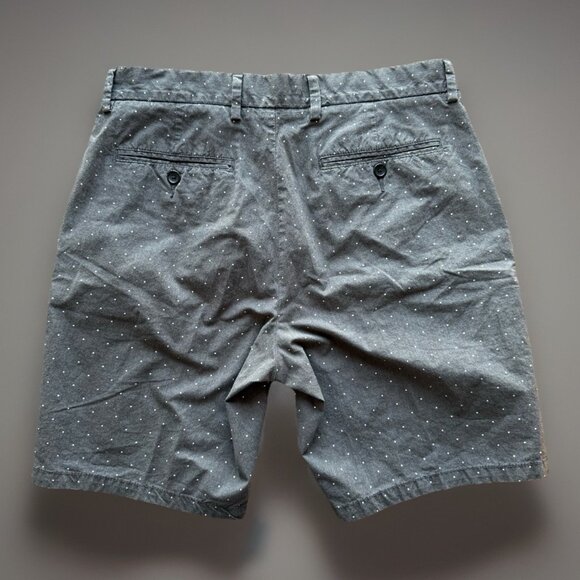 Old Navy Bermuda Shorts Mens Sz 31 Slim Blue White Polka Dot Shorts Preppy Beach - Picture 2 of 8